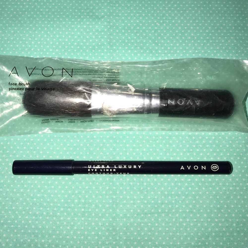 Avon Eyeliner and Face Brush Bundle